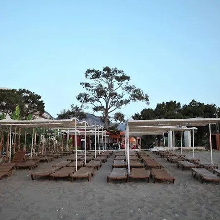 Beralisa Family Garden Resort *