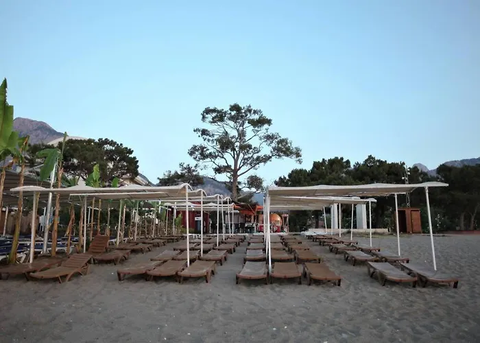 Beralisa Family Garden Resort *