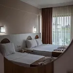 Beralisa Family Garden Resort *